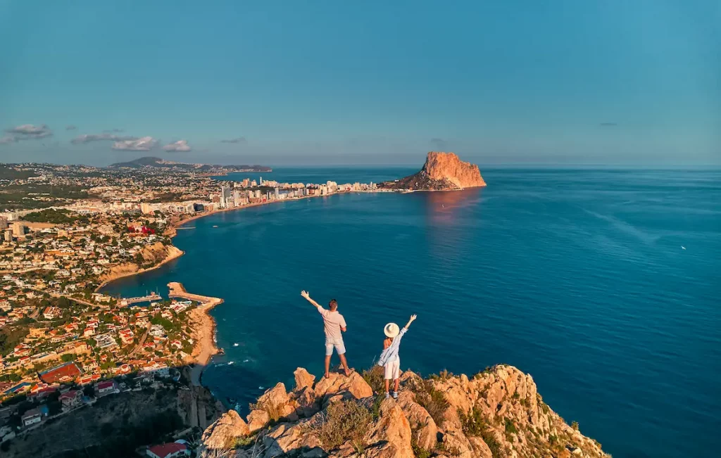 landscape-leisure-and-travel-white-toro-tours