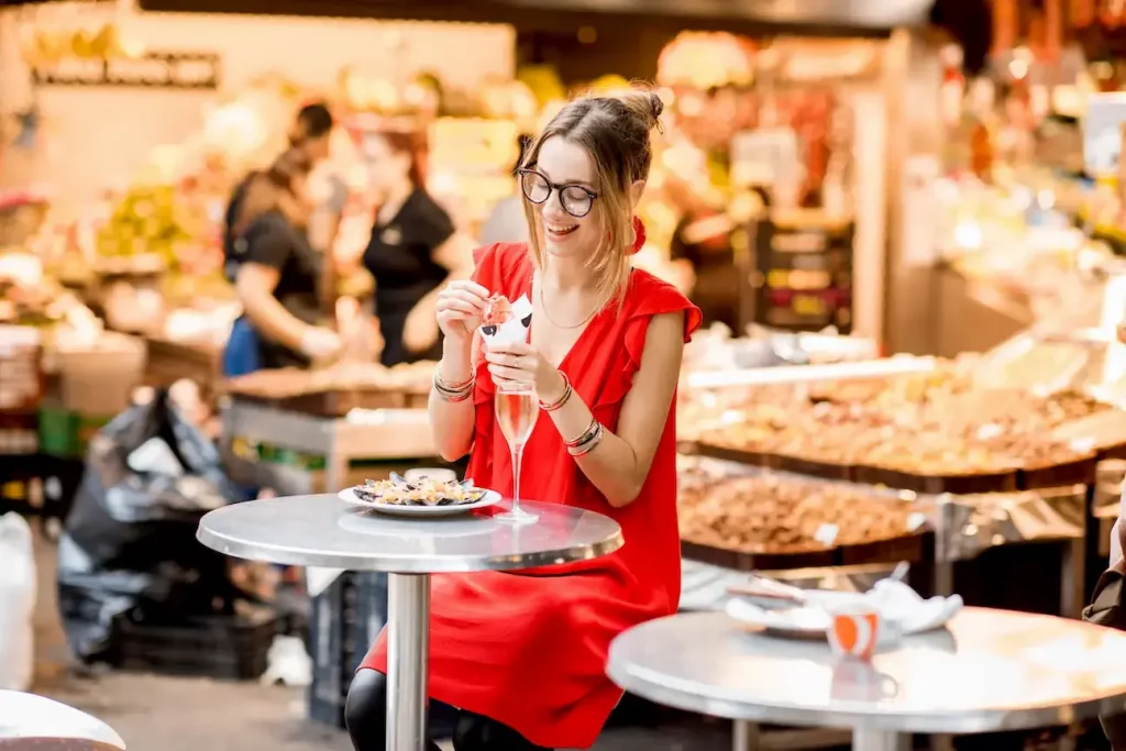 woman-enjoying-food-tour-in-alicante-central-market.